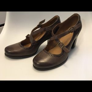 Never worn Clarks Artisan heels